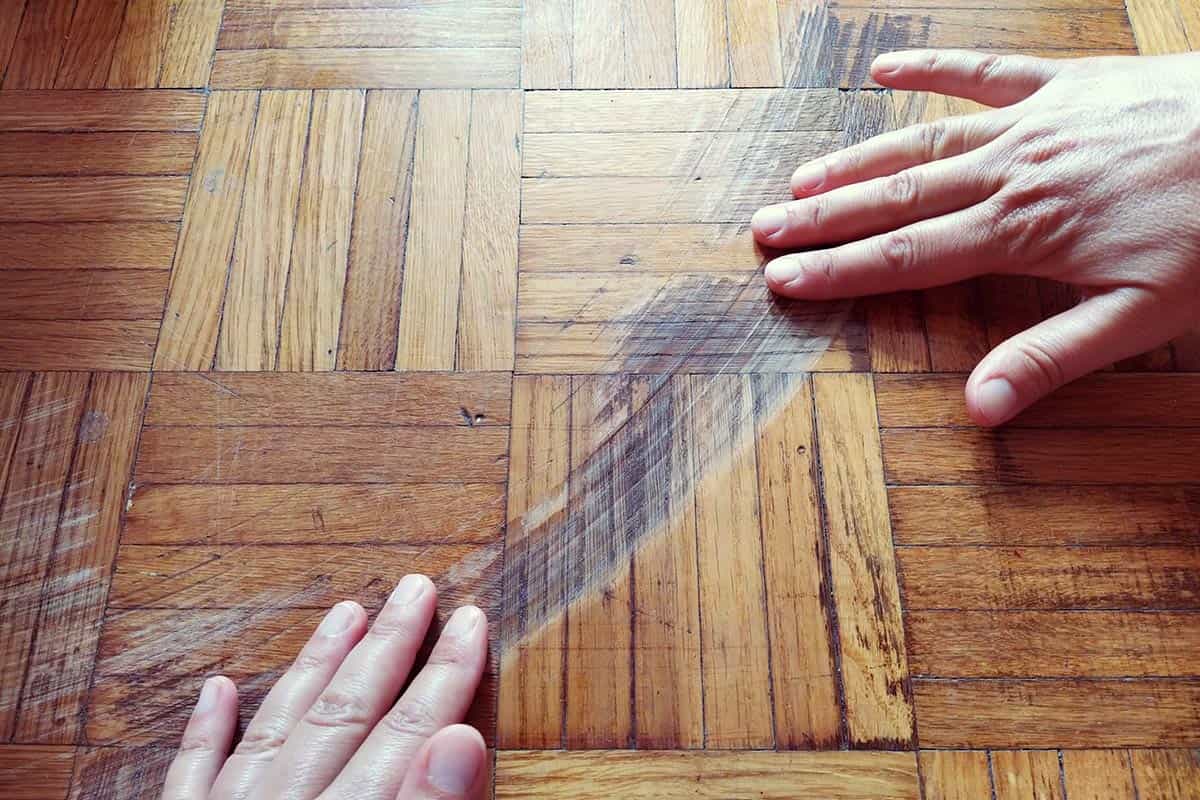 تشخیص ضد خش بودن پارکت لمینت