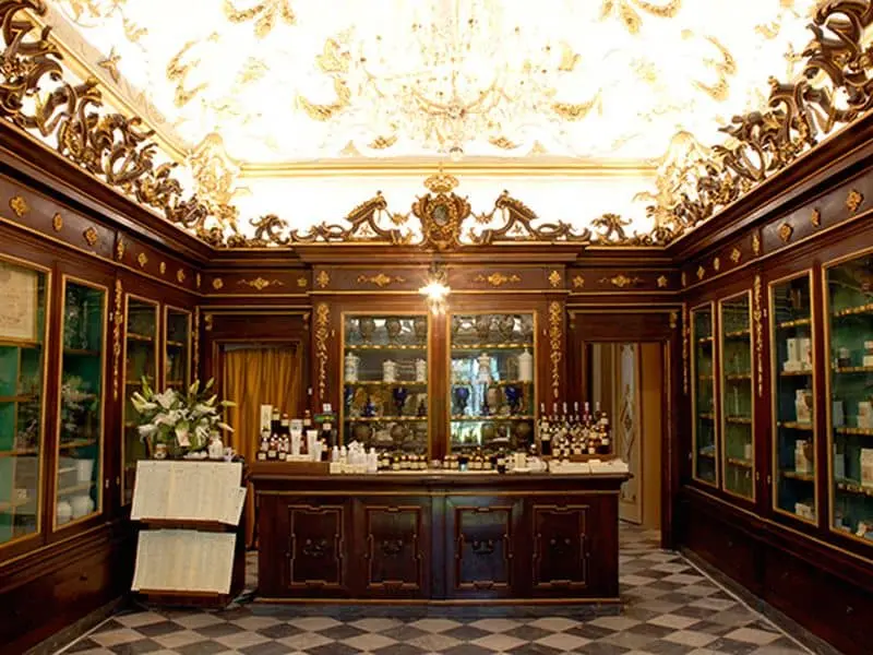 اهمیت نورپردازی در دکوراسیون عطر فروشی